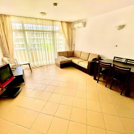 Grand Kamelia Sunny Apartment